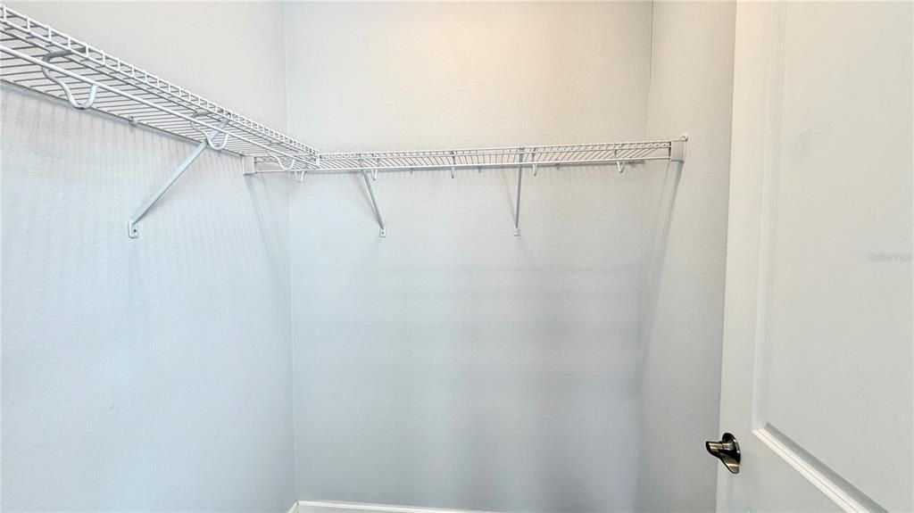For Rent: $3,350 (4 beds, 2 baths, 1811 Square Feet)