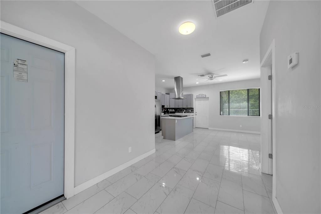 En Venta: $349,000 (3 camas, 2 baños, 1157 Pies cuadrados)
