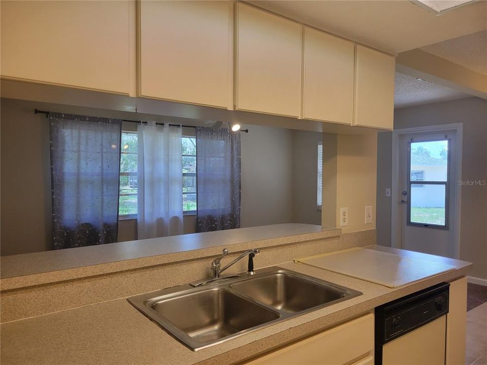 En Venta: $229,000 (2 camas, 2 baños, 1310 Pies cuadrados)