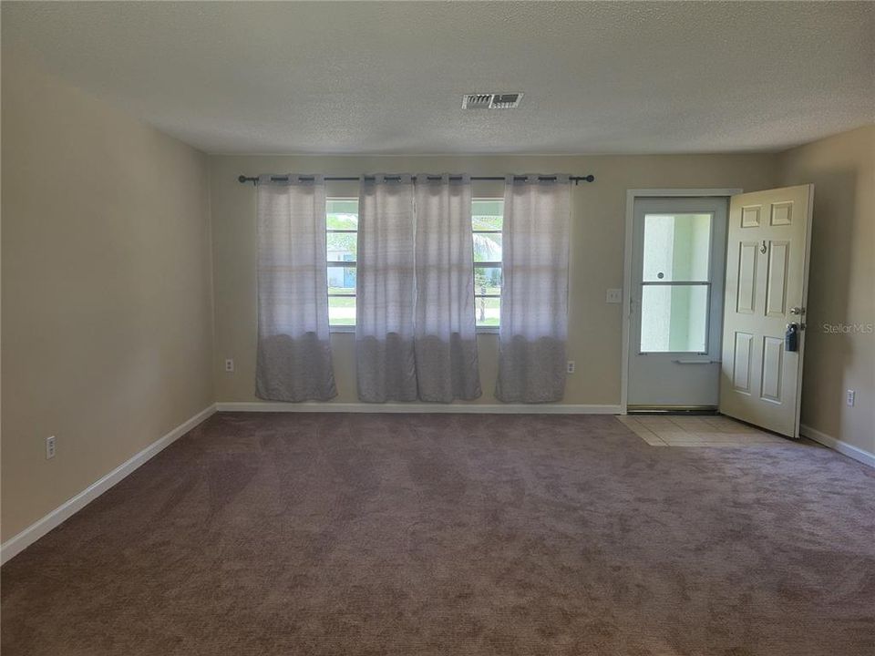En Venta: $229,000 (2 camas, 2 baños, 1310 Pies cuadrados)