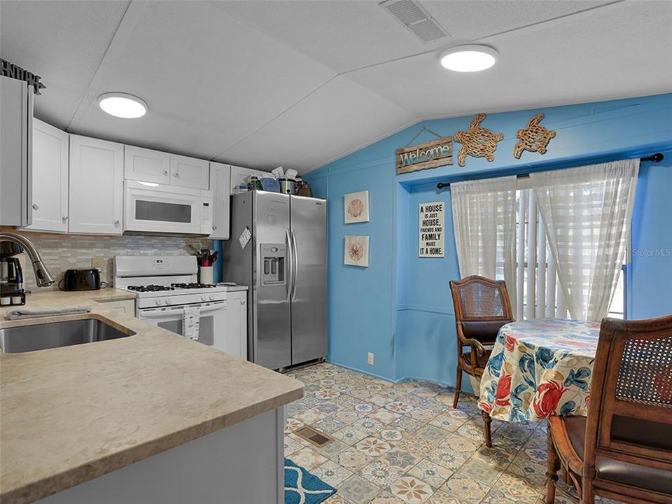 En Venta: $399,000 (4 camas, 3 baños, 1720 Pies cuadrados)