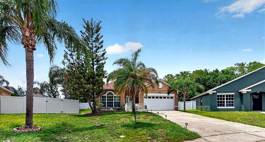For Sale: $389,000 (4 beds, 2 baths, 1972 Square Feet)