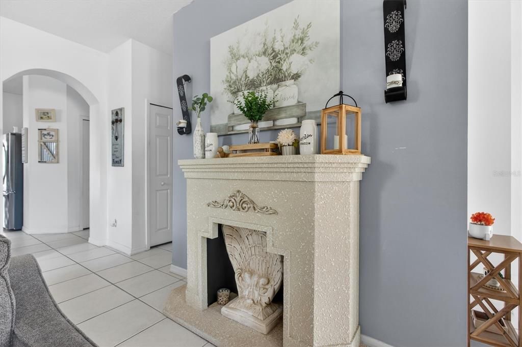 For Sale: $389,000 (4 beds, 2 baths, 1972 Square Feet)
