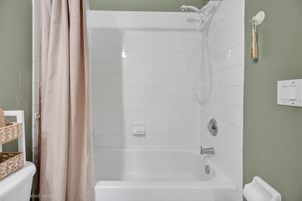 For Sale: $389,000 (4 beds, 2 baths, 1972 Square Feet)