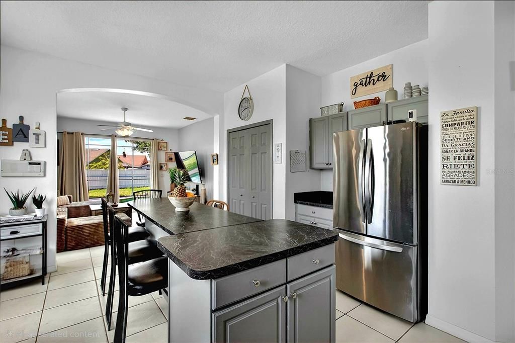 For Sale: $389,000 (4 beds, 2 baths, 1972 Square Feet)