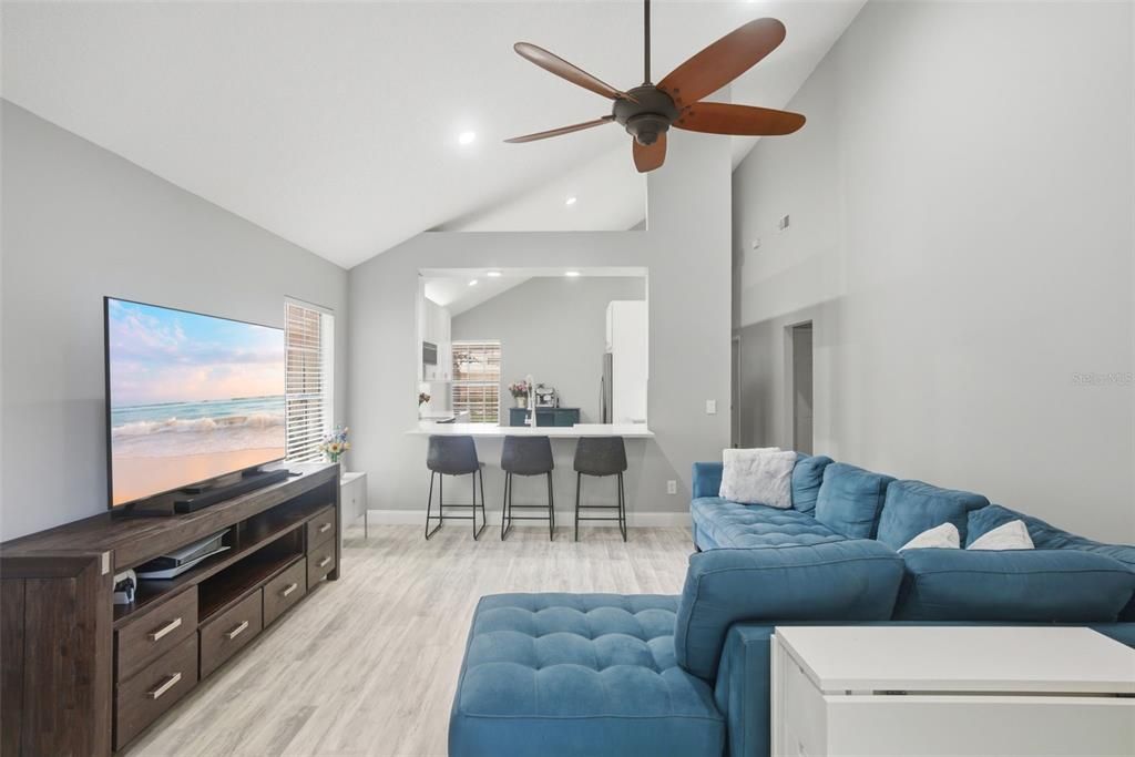 Activo con contrato: $399,000 (3 camas, 2 baños, 1579 Pies cuadrados)