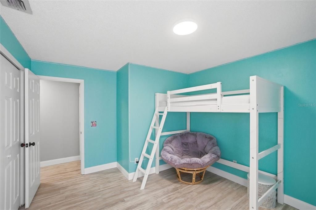 Activo con contrato: $399,000 (3 camas, 2 baños, 1579 Pies cuadrados)