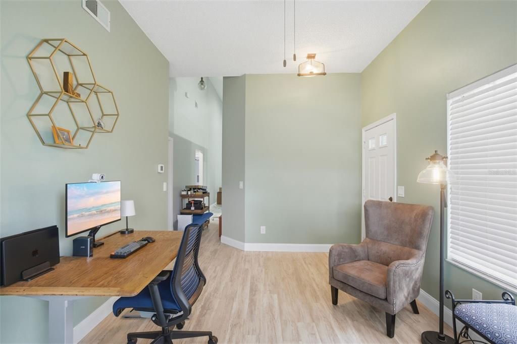 Activo con contrato: $399,000 (3 camas, 2 baños, 1579 Pies cuadrados)