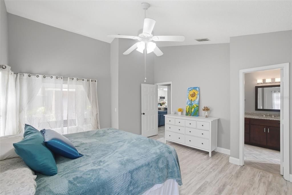Activo con contrato: $399,000 (3 camas, 2 baños, 1579 Pies cuadrados)
