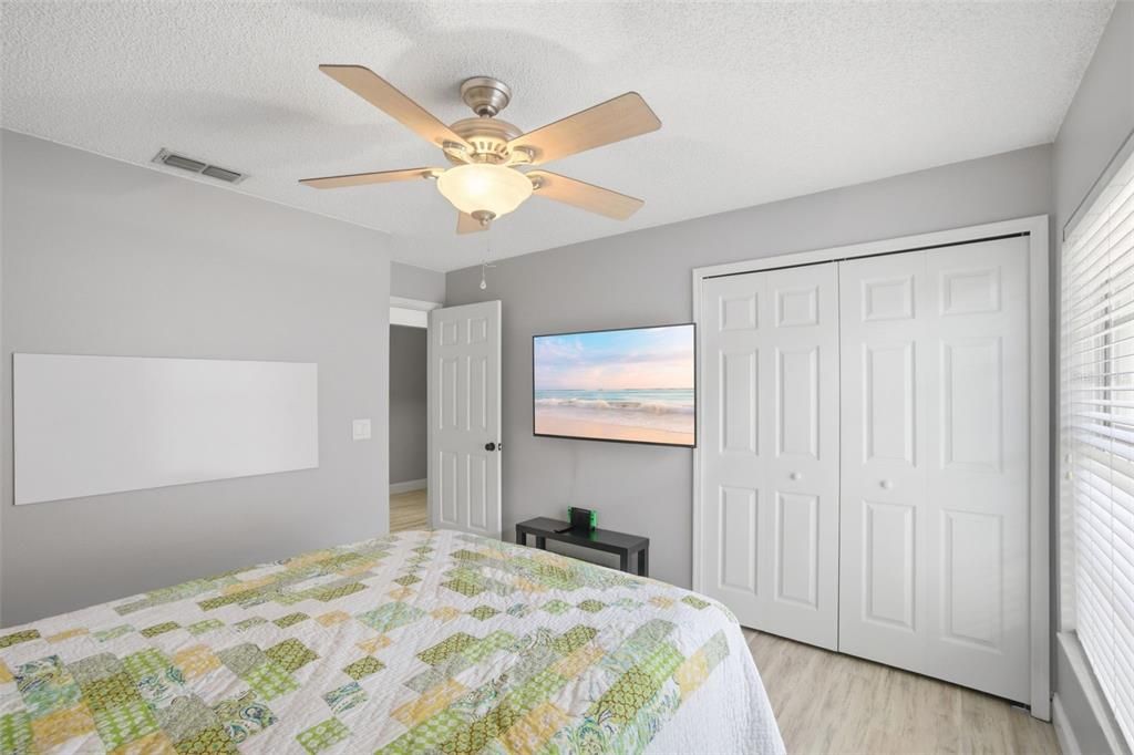Activo con contrato: $399,000 (3 camas, 2 baños, 1579 Pies cuadrados)