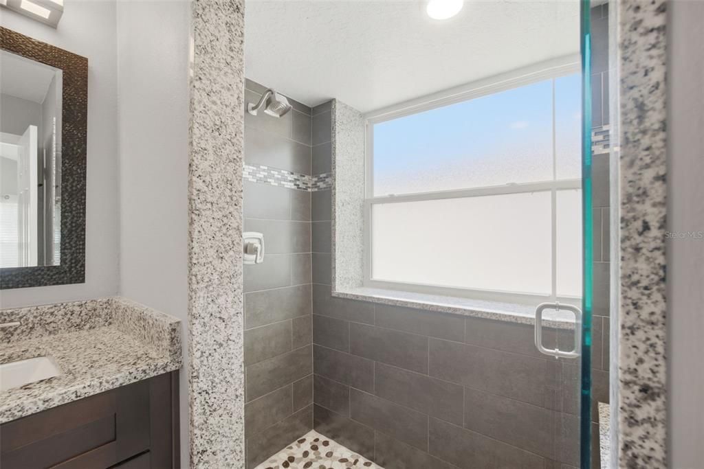 Activo con contrato: $399,000 (3 camas, 2 baños, 1579 Pies cuadrados)