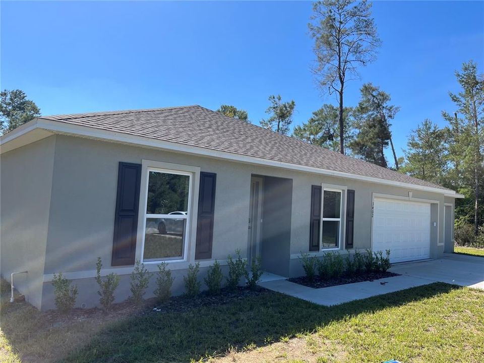 For Sale: $300,000 (4 beds, 2 baths, 1806 Square Feet)