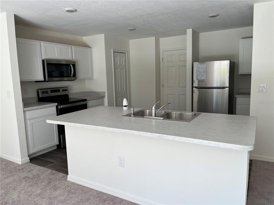 For Sale: $300,000 (4 beds, 2 baths, 1806 Square Feet)
