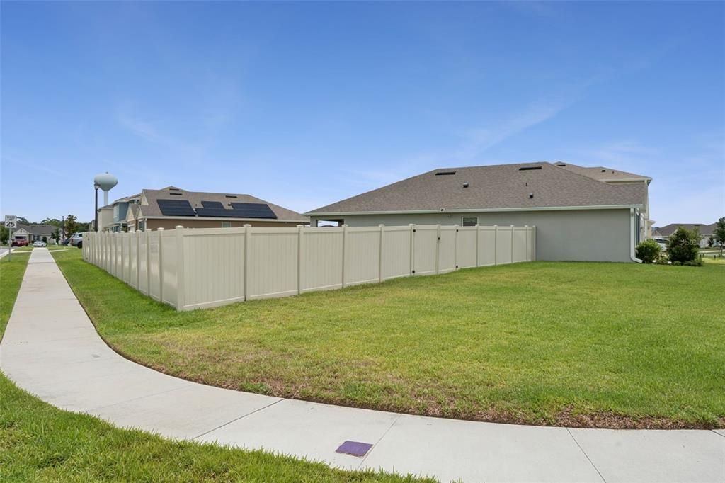 For Rent: $2,800 (4 beds, 2 baths, 1836 Square Feet)
