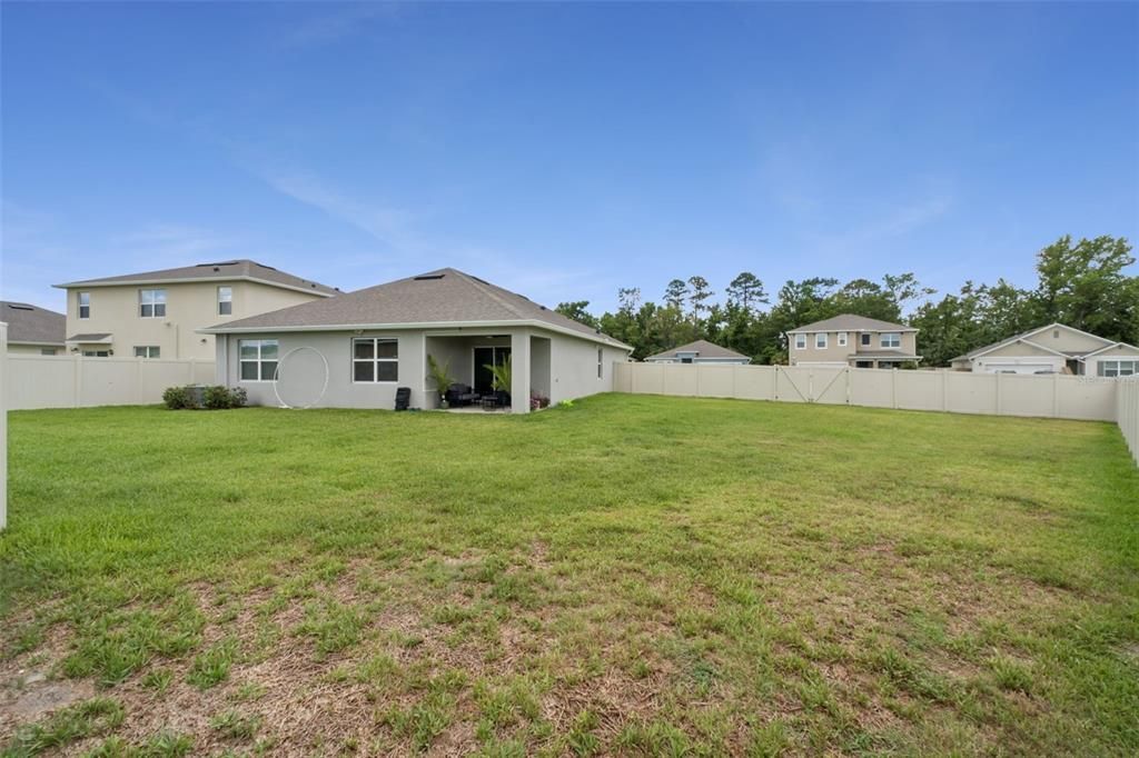 For Rent: $2,800 (4 beds, 2 baths, 1836 Square Feet)