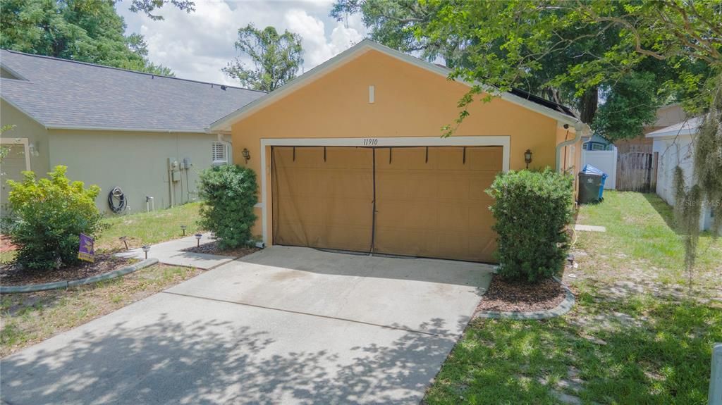 For Sale: $320,000 (2 beds, 2 baths, 1047 Square Feet)