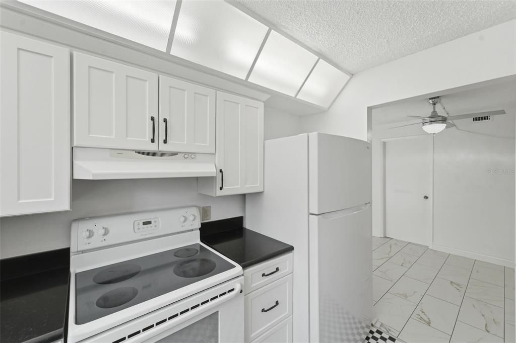Activo con contrato: $135,000 (1 camas, 1 baños, 792 Pies cuadrados)