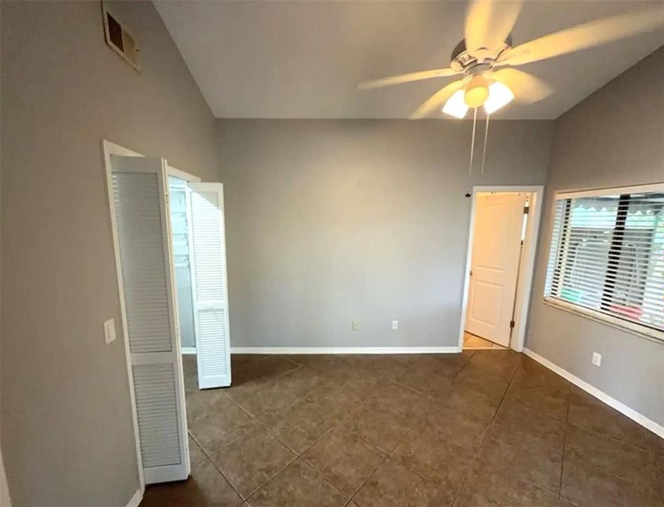 For Rent: $2,190 (3 beds, 2 baths, 1207 Square Feet)