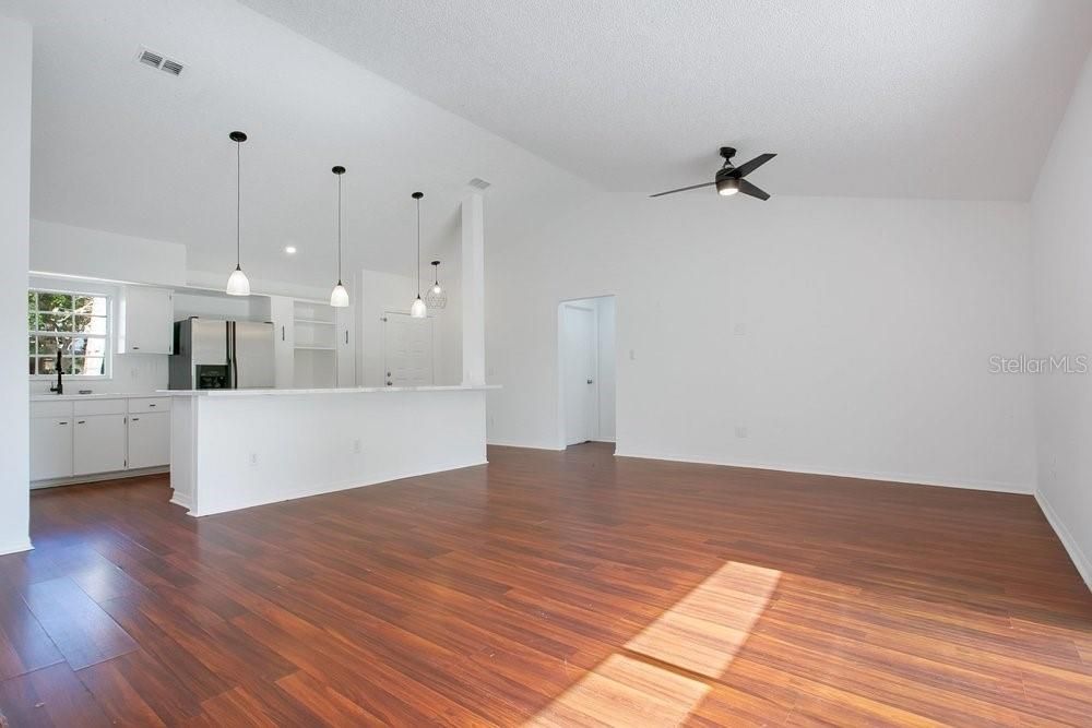 For Sale: $349,000 (3 beds, 2 baths, 1235 Square Feet)