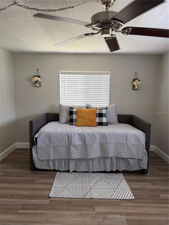 For Sale: $198,000 (3 beds, 2 baths, 960 Square Feet)