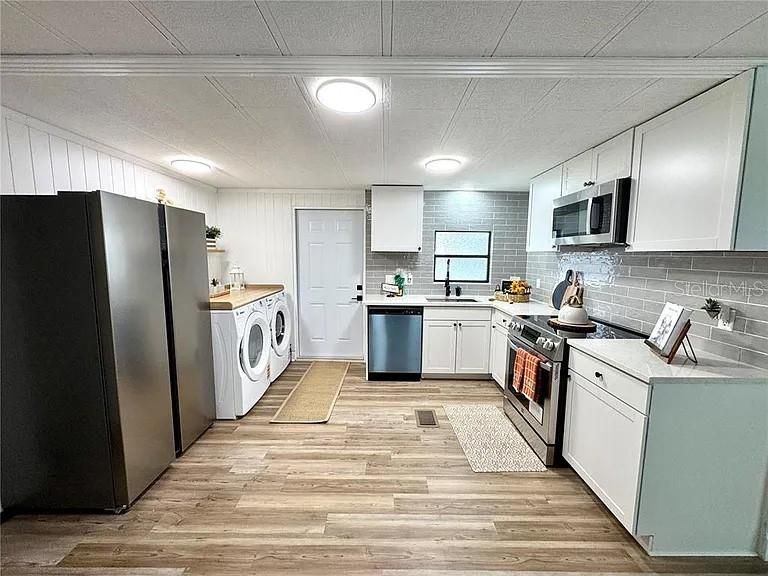 For Sale: $198,000 (3 beds, 2 baths, 960 Square Feet)