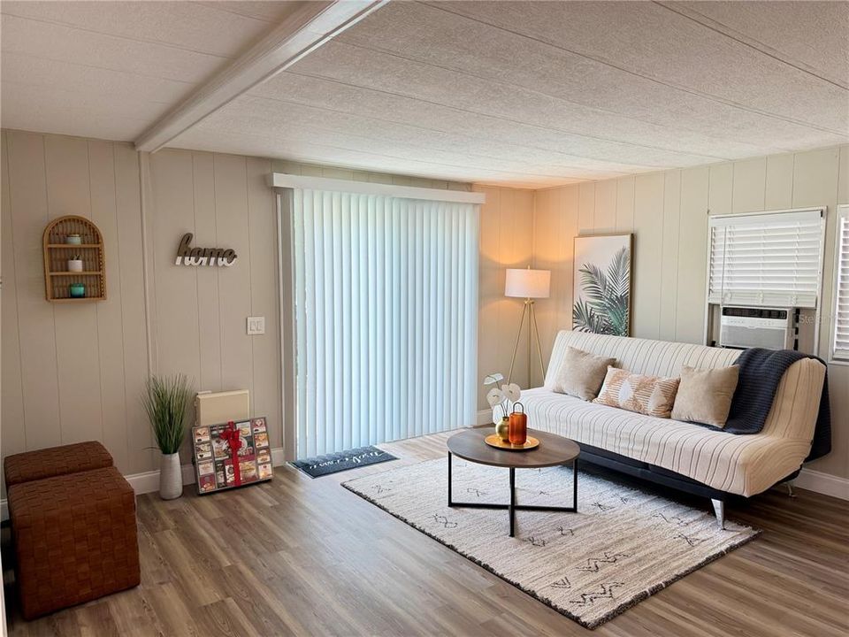 For Sale: $198,000 (3 beds, 2 baths, 960 Square Feet)