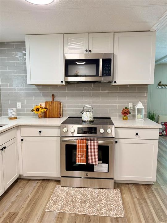For Sale: $198,000 (3 beds, 2 baths, 960 Square Feet)