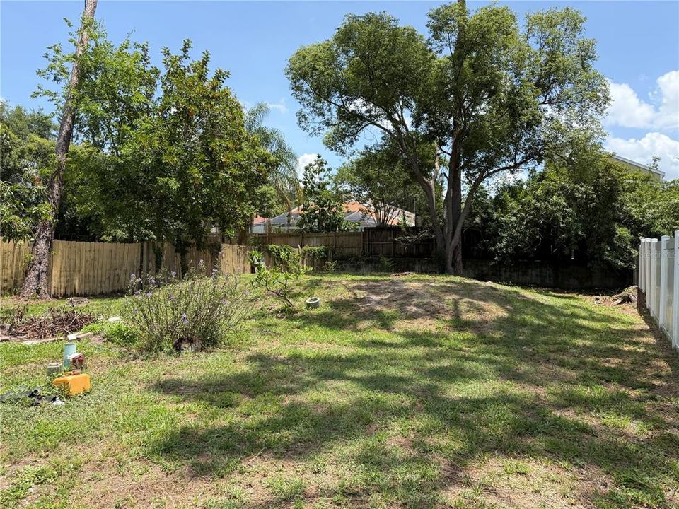 For Sale: $198,000 (3 beds, 2 baths, 960 Square Feet)