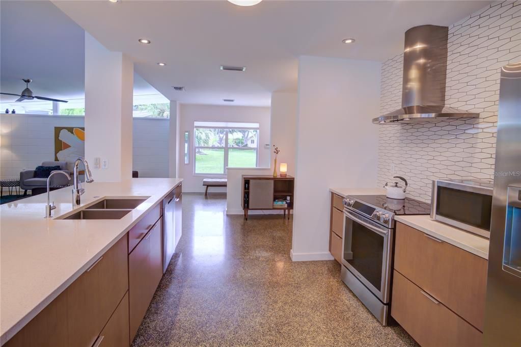 На продажу: $895,000 (3 спален, 2 ванн, 2090 Квадратных фут)