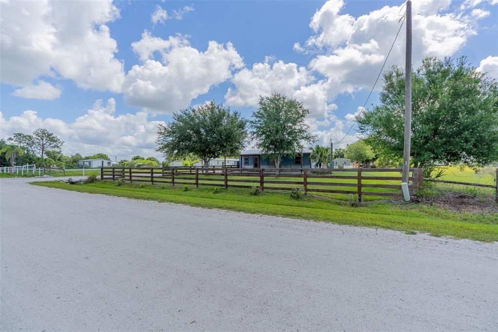 For Sale: $325,000 (3 beds, 2 baths, 1056 Square Feet)