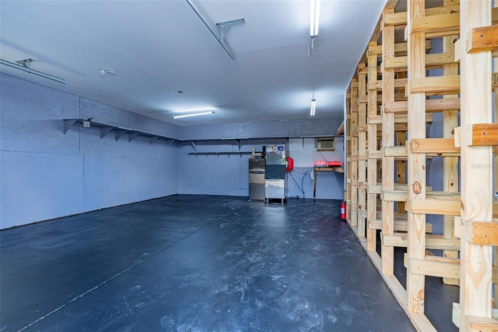 For Sale: $325,000 (3 beds, 2 baths, 1056 Square Feet)
