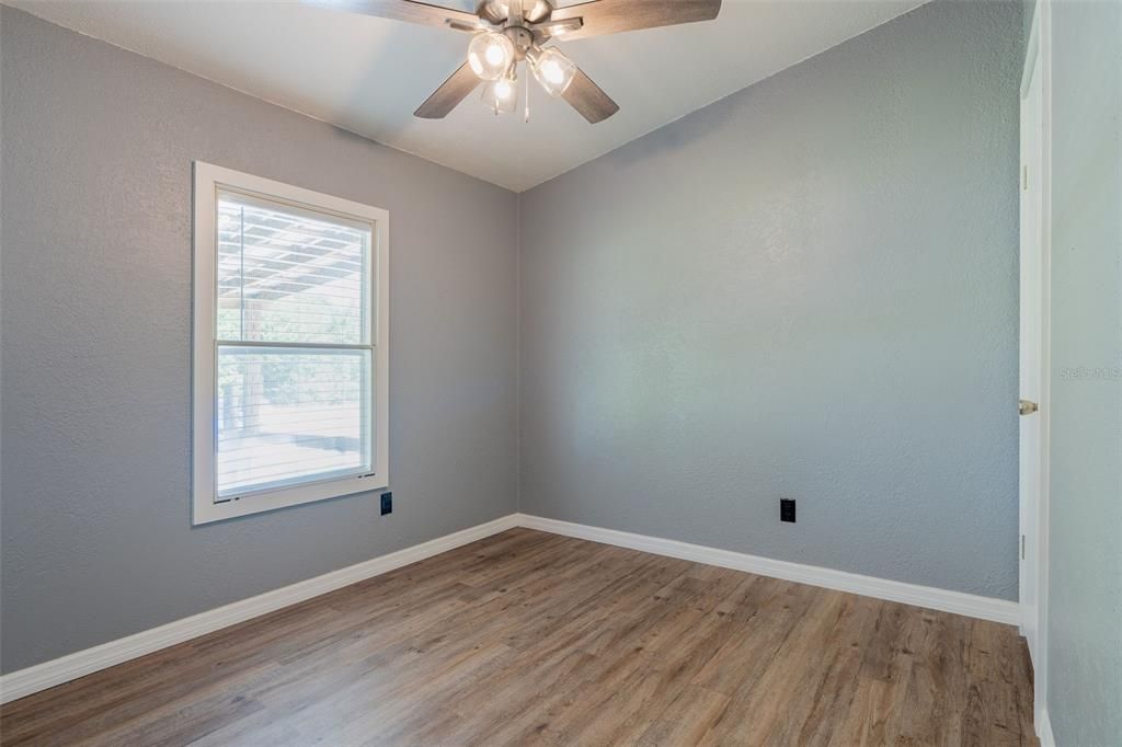 For Sale: $325,000 (3 beds, 2 baths, 1056 Square Feet)