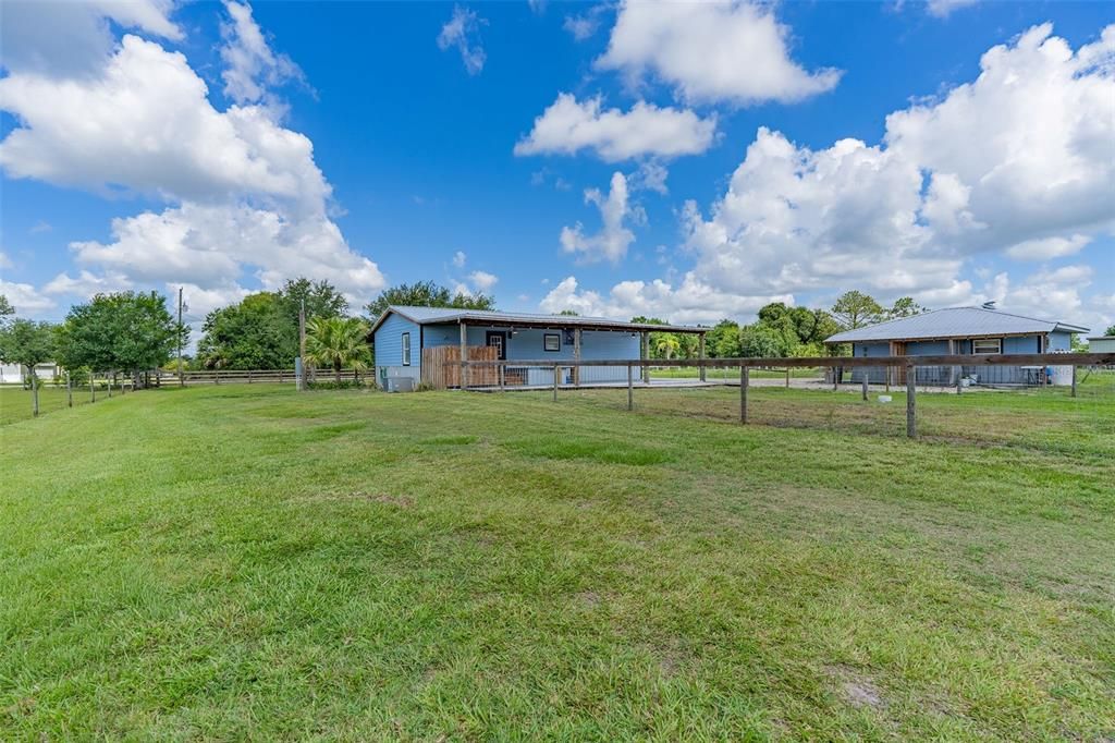 For Sale: $325,000 (3 beds, 2 baths, 1056 Square Feet)