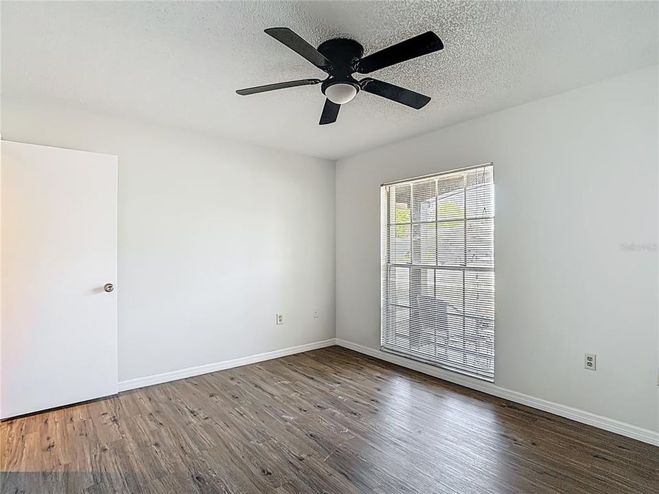For Sale: $300,000 (3 beds, 2 baths, 1689 Square Feet)