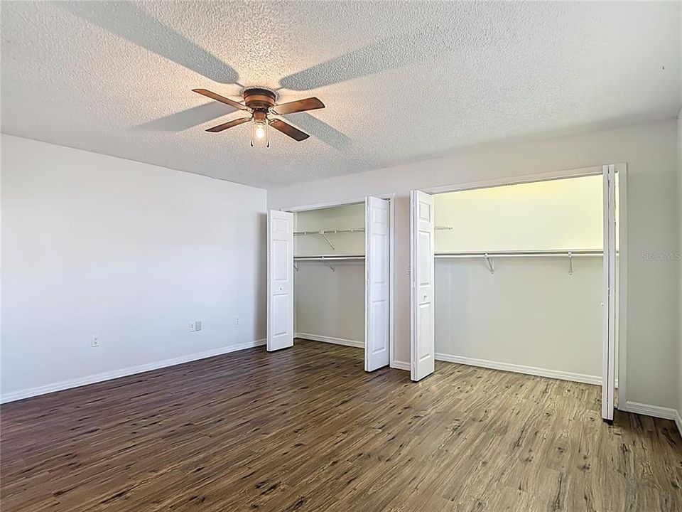 For Sale: $300,000 (3 beds, 2 baths, 1689 Square Feet)