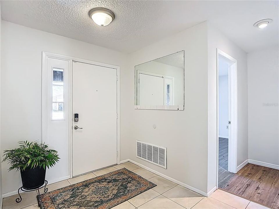 For Sale: $300,000 (3 beds, 2 baths, 1689 Square Feet)