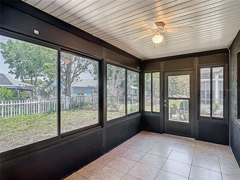 For Sale: $300,000 (3 beds, 2 baths, 1689 Square Feet)