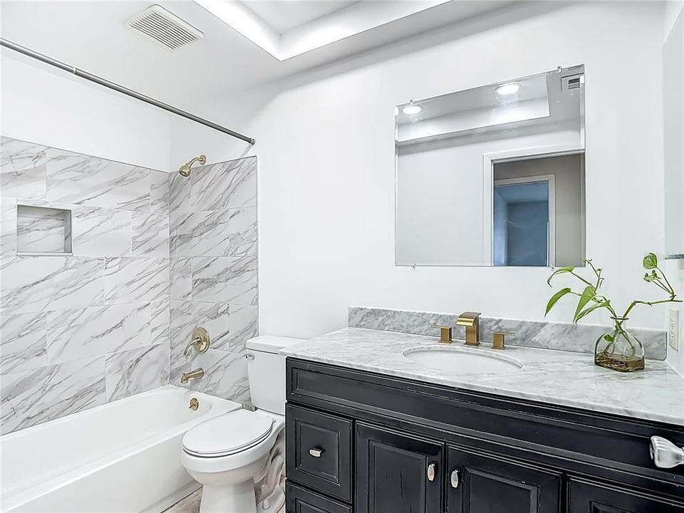 For Sale: $300,000 (3 beds, 2 baths, 1689 Square Feet)