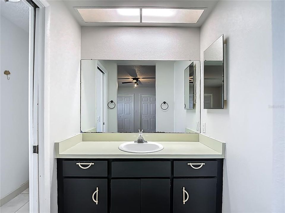 For Sale: $300,000 (3 beds, 2 baths, 1689 Square Feet)