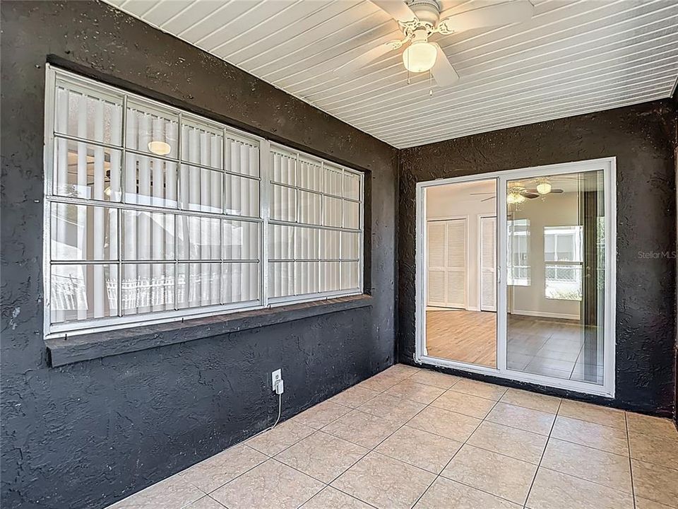 For Sale: $300,000 (3 beds, 2 baths, 1689 Square Feet)