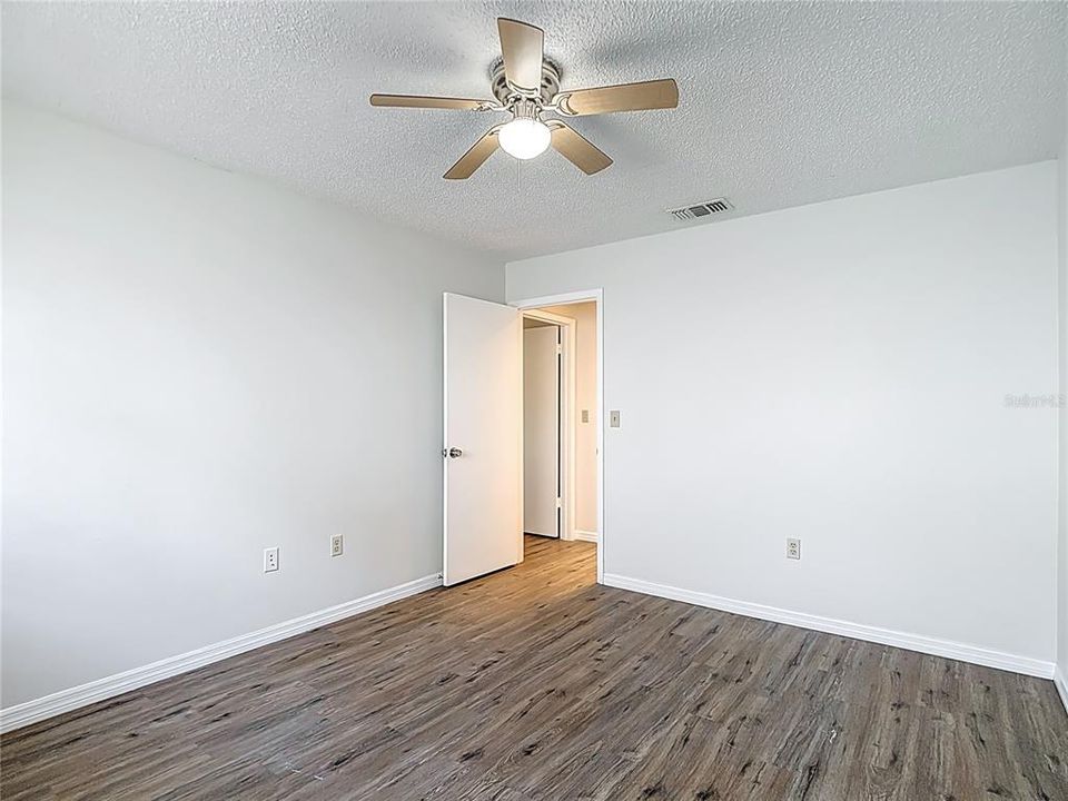 For Sale: $300,000 (3 beds, 2 baths, 1689 Square Feet)