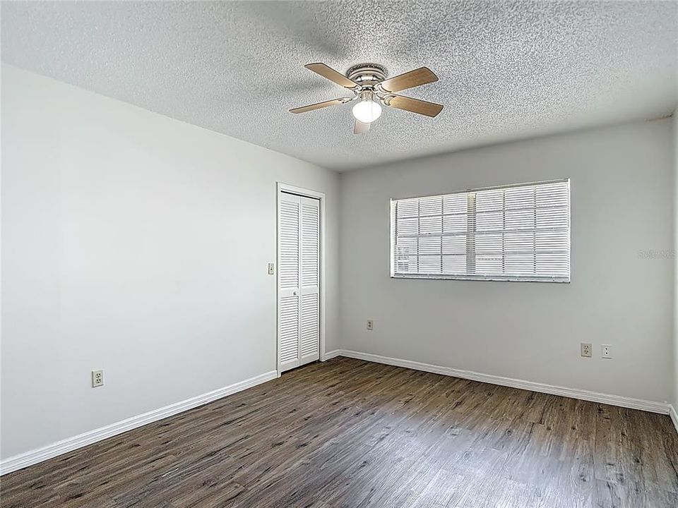 For Sale: $300,000 (3 beds, 2 baths, 1689 Square Feet)