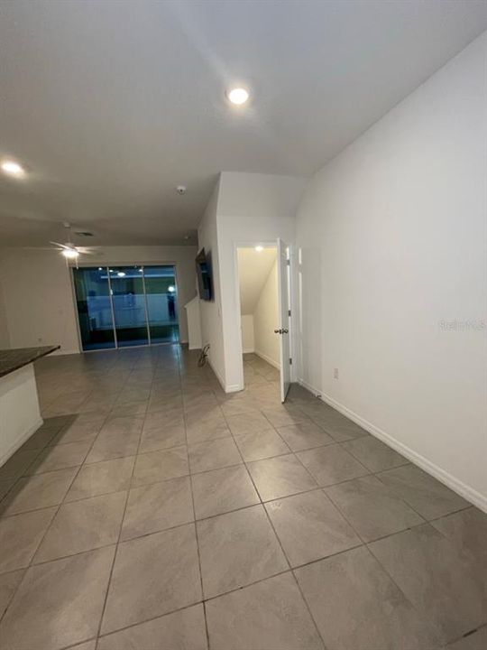 В аренду: $2,099 (3 спален, 2 ванн, 1673 Квадратных фут)