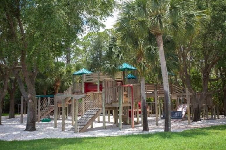 En Venta: $395,000 (8.16 acres)