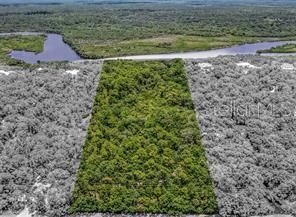 En Venta: $395,000 (8.16 acres)