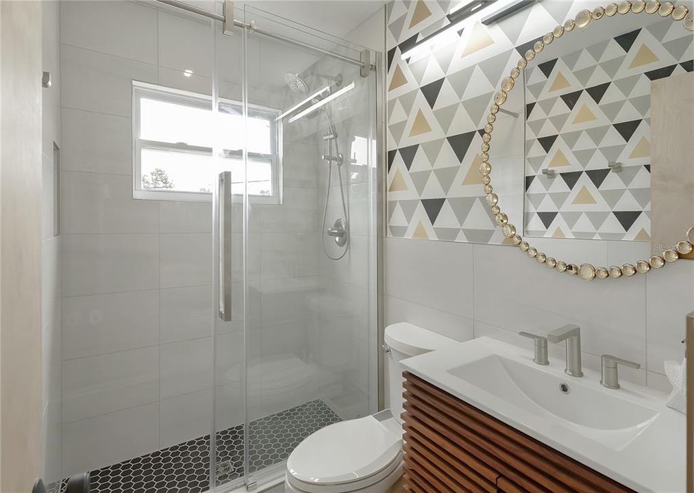 For Rent: $3,850 (2 beds, 1 baths, 1444 Square Feet)