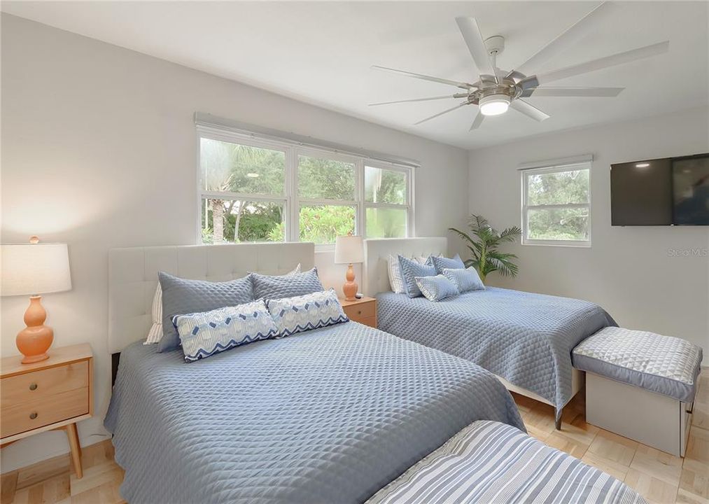 For Rent: $3,850 (2 beds, 1 baths, 1444 Square Feet)