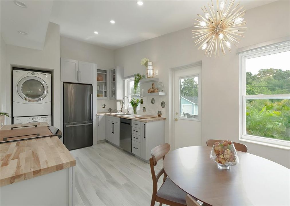 For Rent: $3,850 (2 beds, 1 baths, 1444 Square Feet)