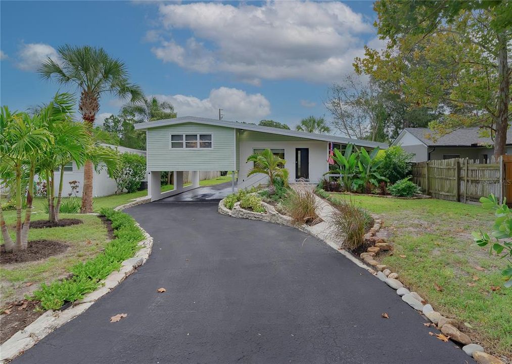 For Rent: $3,850 (2 beds, 1 baths, 1444 Square Feet)