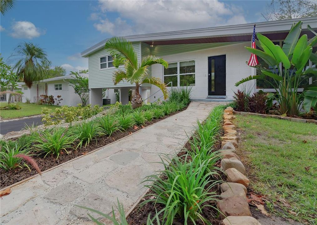 For Rent: $3,850 (2 beds, 1 baths, 1444 Square Feet)